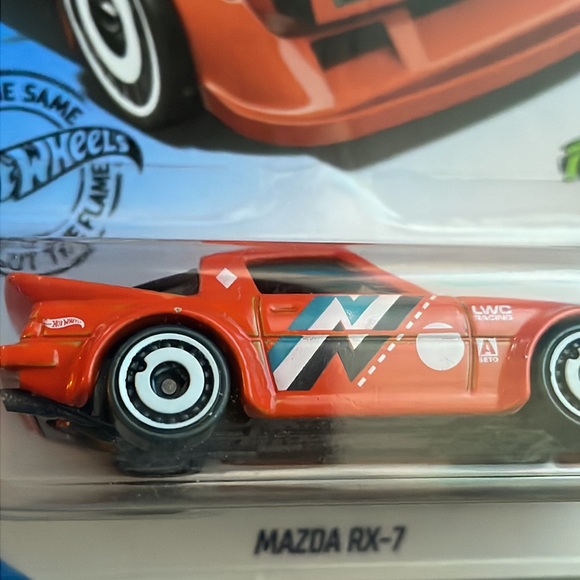 Mazda RX-7 - Picture 8 of 13